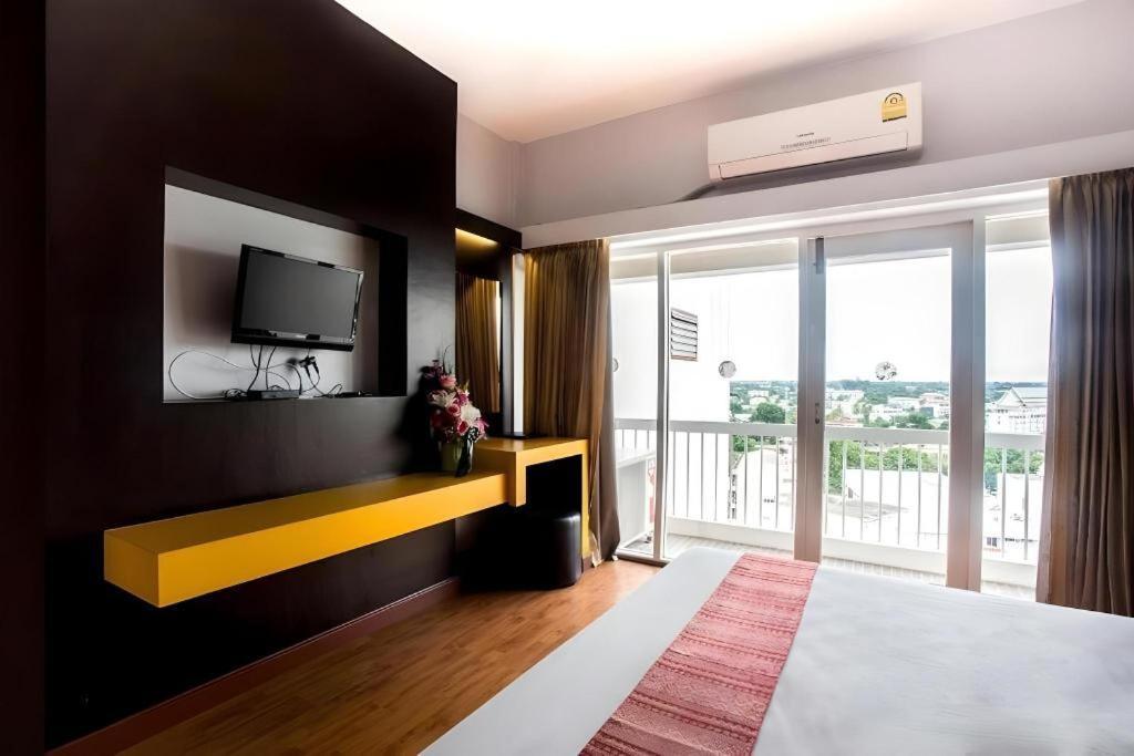 Pailyn Phitsanulok Hotel Экстерьер фото
