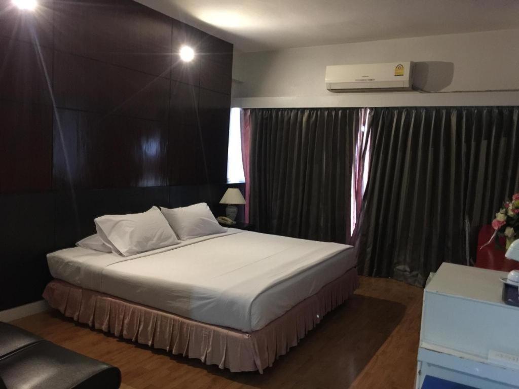 Pailyn Phitsanulok Hotel Экстерьер фото