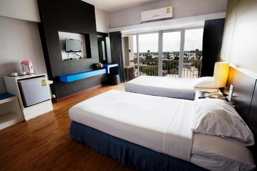 Pailyn Phitsanulok Hotel Экстерьер фото