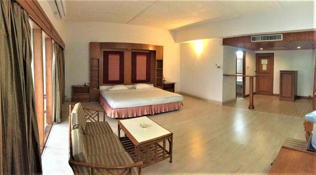 Pailyn Phitsanulok Hotel Экстерьер фото